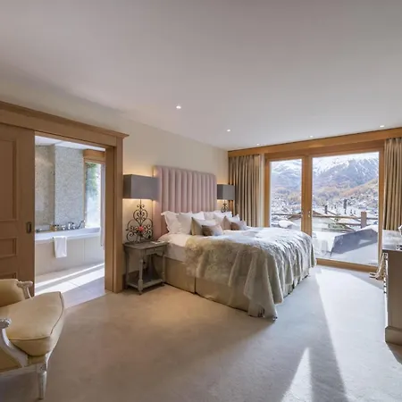 Charm: Cozy Up In A High-altitude Kitzbuhel