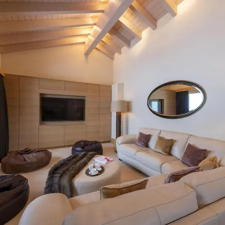 Charm: Cozy Up In A High-altitude